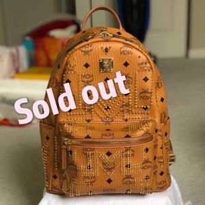 ❣️sold❣️MCM Stark Backpack in Gunta Studs Visetos